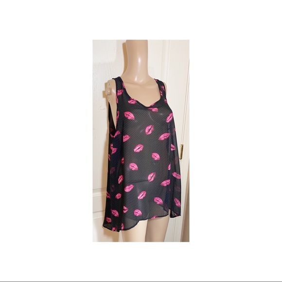 Torrid lips top - Picture 3 of 5